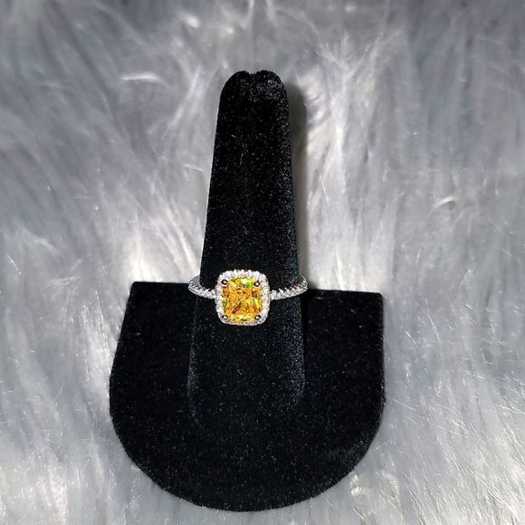 925 Sterling Silver Yellow Cushion Cut Ring, US 8 - Picture 2 of 2